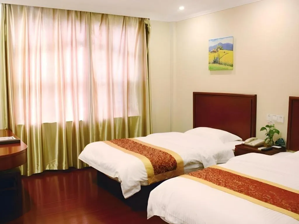 Bed in GreenTree Inn Shanghai MinHang ZhuanQiao Subway Station East ZhuanXing Road Shell Hotel
