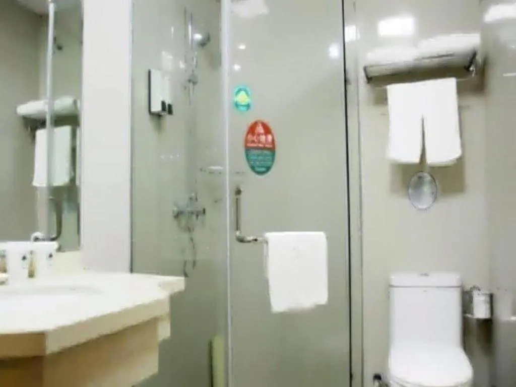 GreenTree Inn Shanghai MinHang ZhuanQiao Subway Station East ZhuanXing Road Shell Hotel