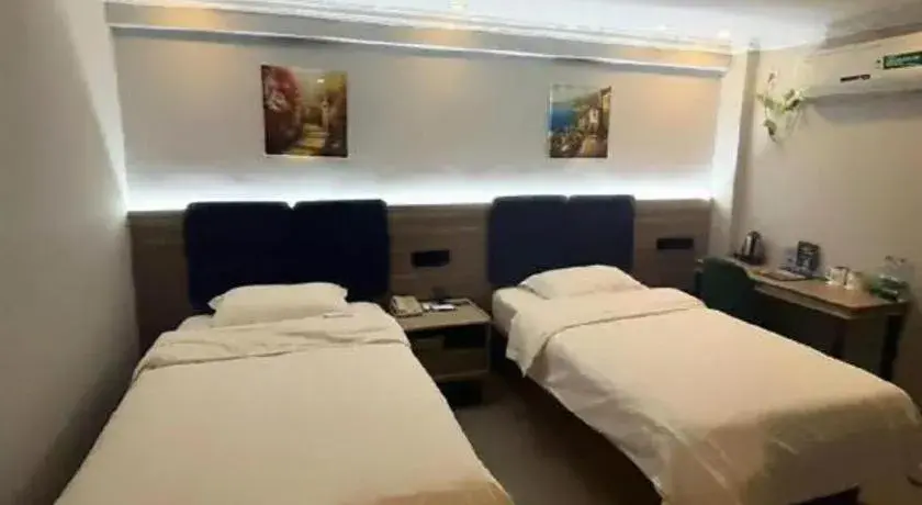 Bed in GreenTree Inn Shanghai MinHang ZhuanQiao Subway Station East ZhuanXing Road Shell Hotel Bed in GreenTree Inn Shanghai MinHang ZhuanQiao Subway Station East ZhuanXing Road Shell Hotel