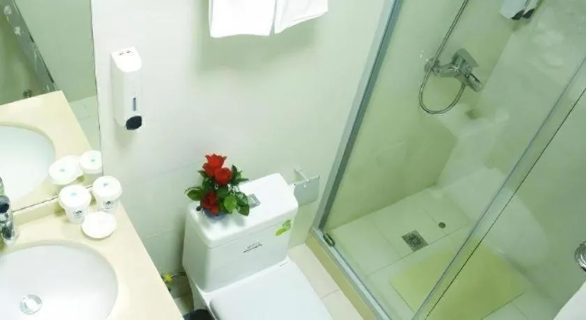 GreenTree Inn Shanghai MinHang ZhuanQiao Subway Station East ZhuanXing Road Shell Hotel