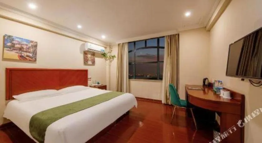 Bed in GreenTree Inn Shanghai MinHang ZhuanQiao Subway Station East ZhuanXing Road Shell Hotel