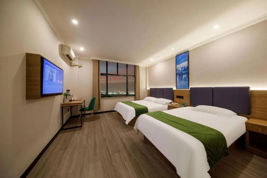 Bed in GreenTree Inn Shanghai MinHang ZhuanQiao Subway Station East ZhuanXing Road Shell Hotel