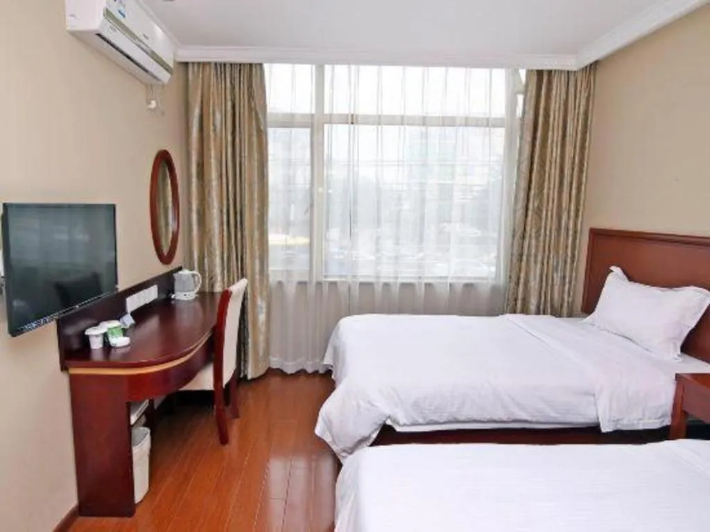 Bed in GreenTree Inn Shanghai Hongqiao Airport Huqingping Highway Shell Hotel