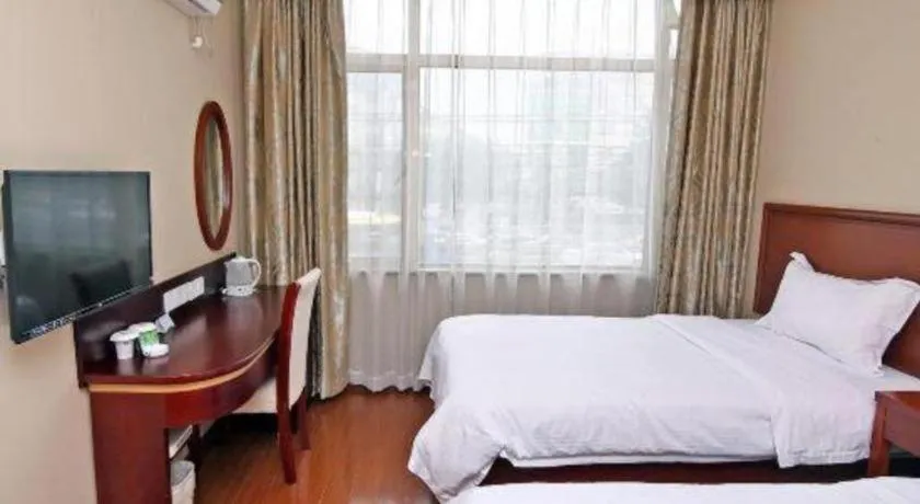 Bed in GreenTree Inn Shanghai Hongqiao Airport Huqingping Highway Shell Hotel