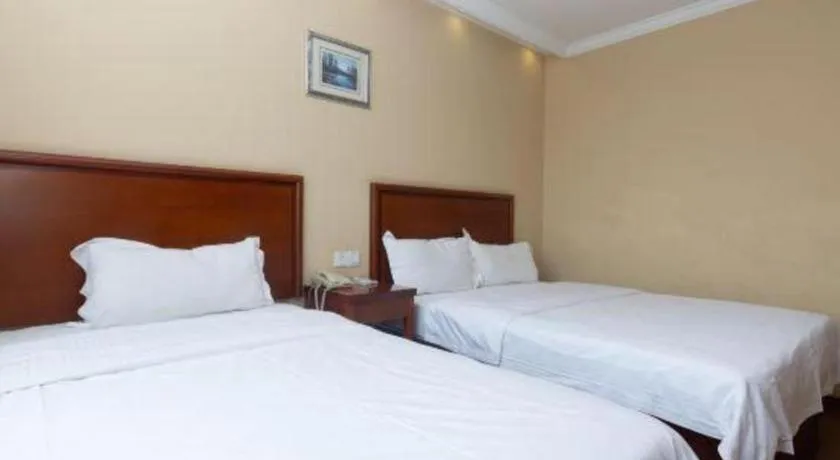 Bed in GreenTree Inn Shanghai Hongqiao Airport Huqingping Highway Shell Hotel