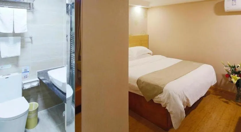 Bed in GreenTree Inn Shanghai Guangxin Road Tongji Hospital Express Hotel