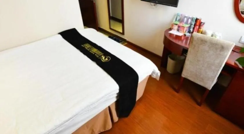 GreenTree Inn LangFang GuanGYAng District High-speed Railway Station Business Hotel