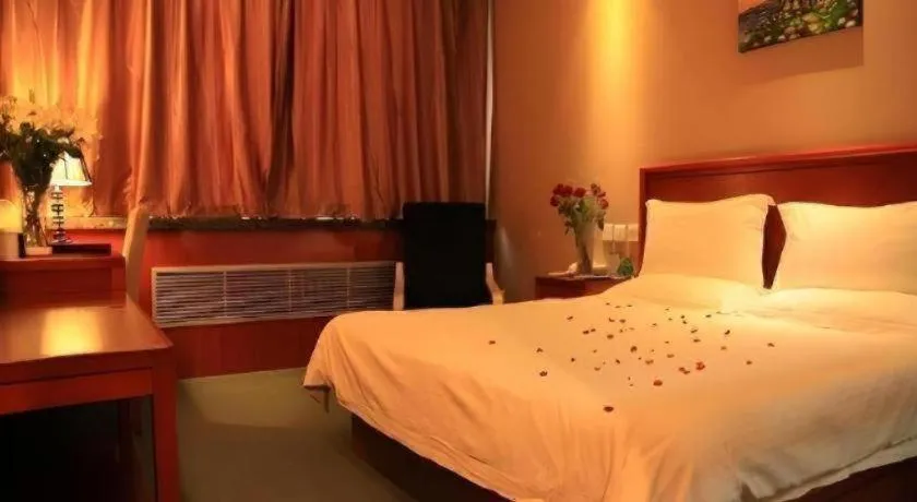 Bed in GreenTree Inn Lanzhou Yantan Road Express Hotel