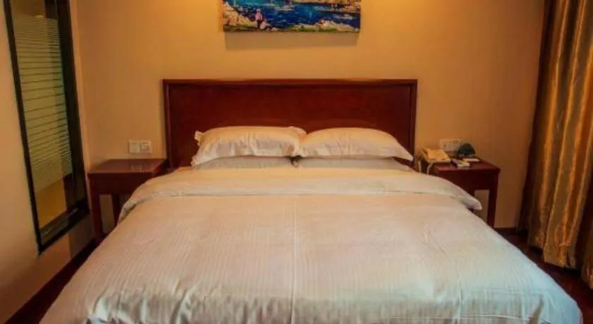 Bed in GreenTree Inn Wuhu Fangte Second Phase Nanxiang Wanshang Express Hotel