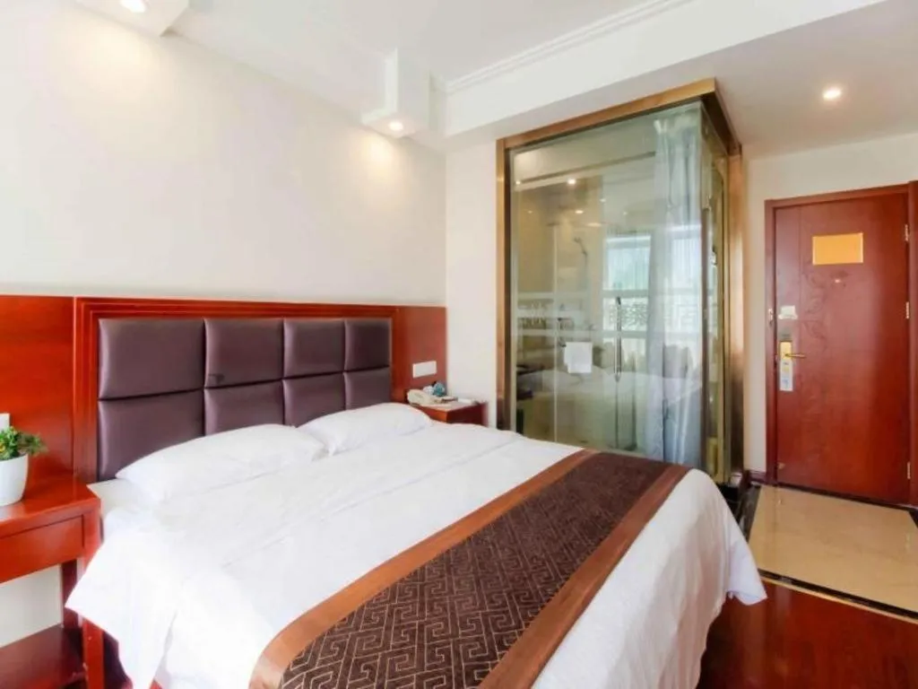 Bed in GreenTree Inn HeFei LongChuan Road South Hefei Railway Station Business Hotel