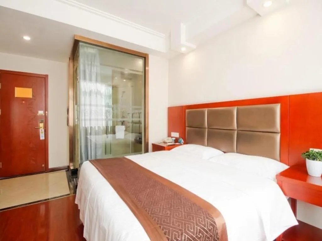Bed in GreenTree Inn HeFei LongChuan Road South Hefei Railway Station Business Hotel