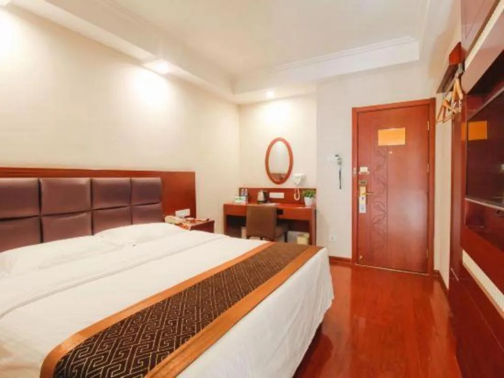 Bed in GreenTree Inn HeFei LongChuan Road South Hefei Railway Station Business Hotel