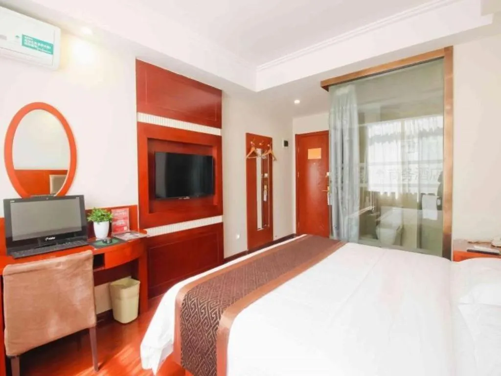 Bed in GreenTree Inn HeFei LongChuan Road South Hefei Railway Station Business Hotel