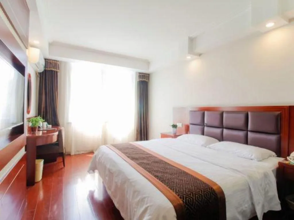 Bed in GreenTree Inn HeFei LongChuan Road South Hefei Railway Station Business Hotel