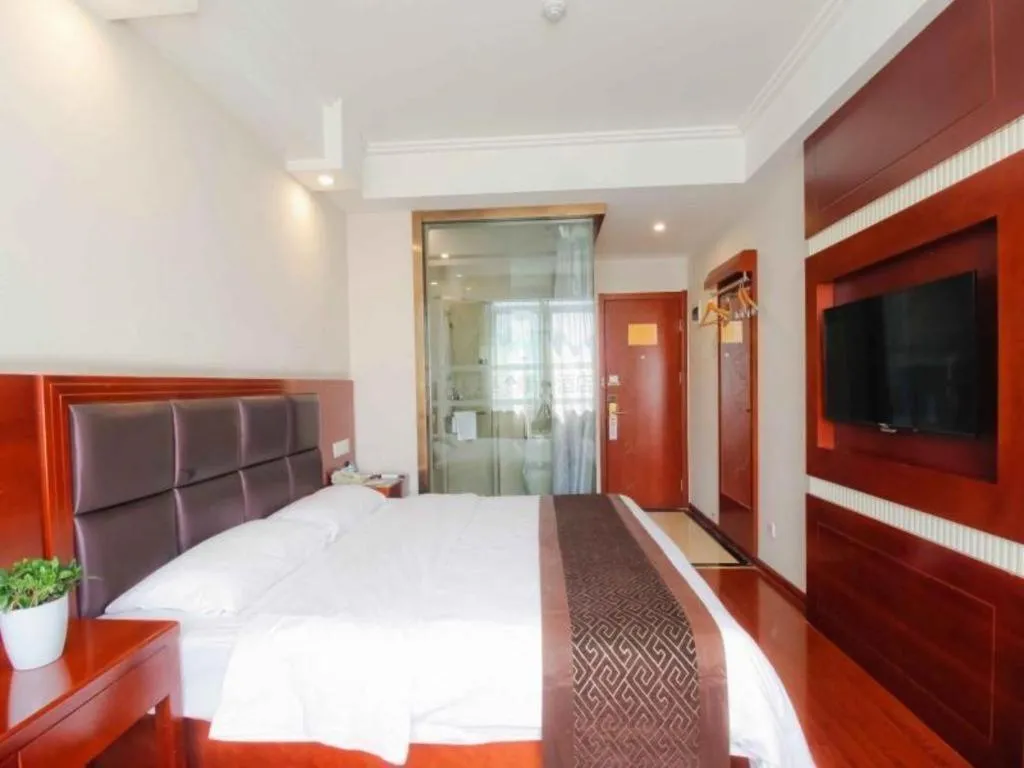 Bed in GreenTree Inn HeFei LongChuan Road South Hefei Railway Station Business Hotel
