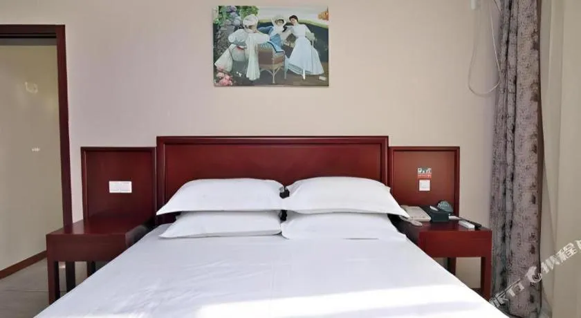 Bed in GreenTree Inn Shanghai Jiading Newtown MaLu Subway Station Business Hotel
