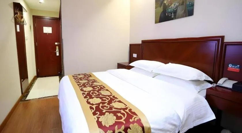 Bed in GreenTree Inn Shanghai Jiading Newtown MaLu Subway Station Business Hotel