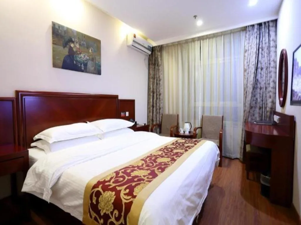 Bed in GreenTree Inn Shanghai Jiading Newtown MaLu Subway Station Business Hotel