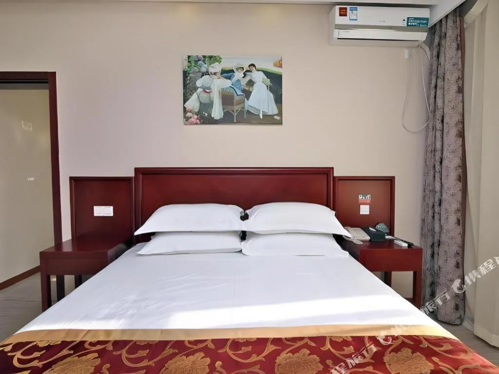 Bed in GreenTree Inn Shanghai Jiading Newtown MaLu Subway Station Business Hotel