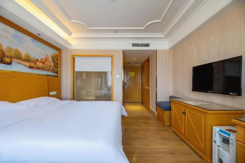 Bed in Vienna International Hotel Lhasa Potala Palace