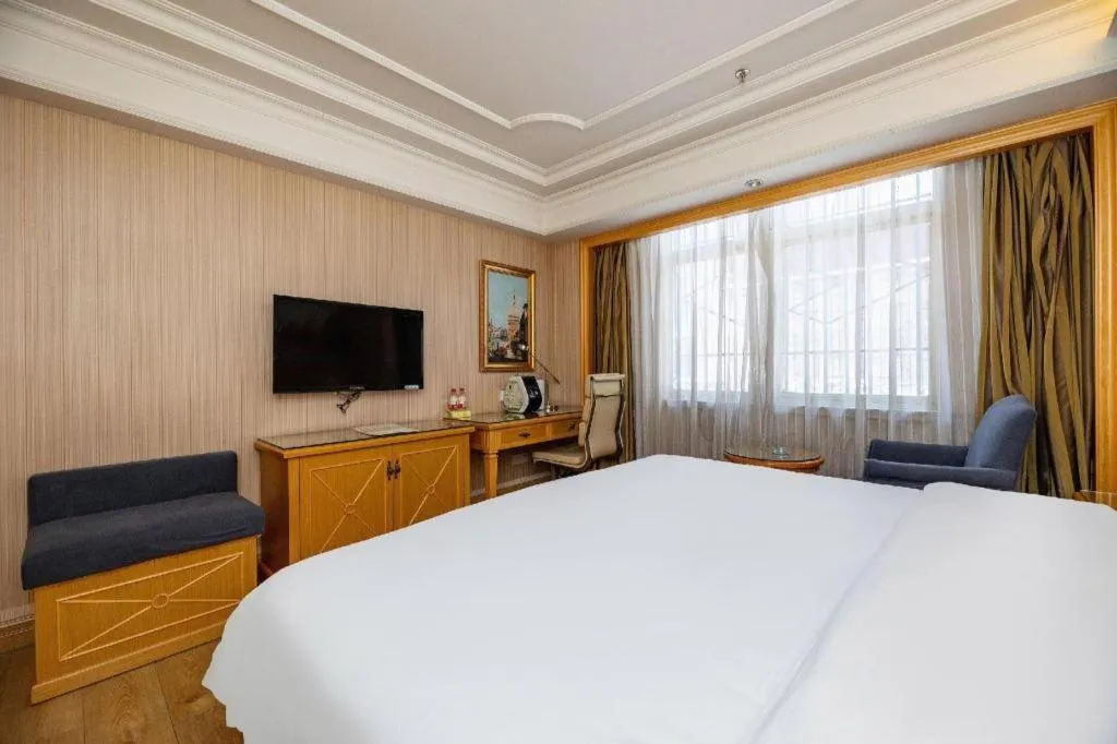 Bed in Vienna International Hotel Lhasa Potala Palace