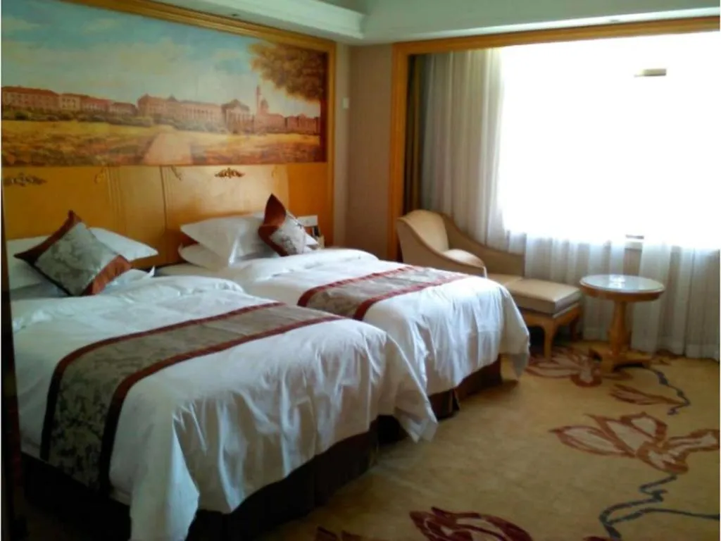 Bed in Vienna International Hotel Lhasa Potala Palace