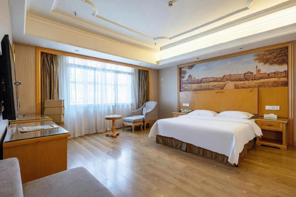 Bed in Vienna International Hotel Lhasa Potala Palace