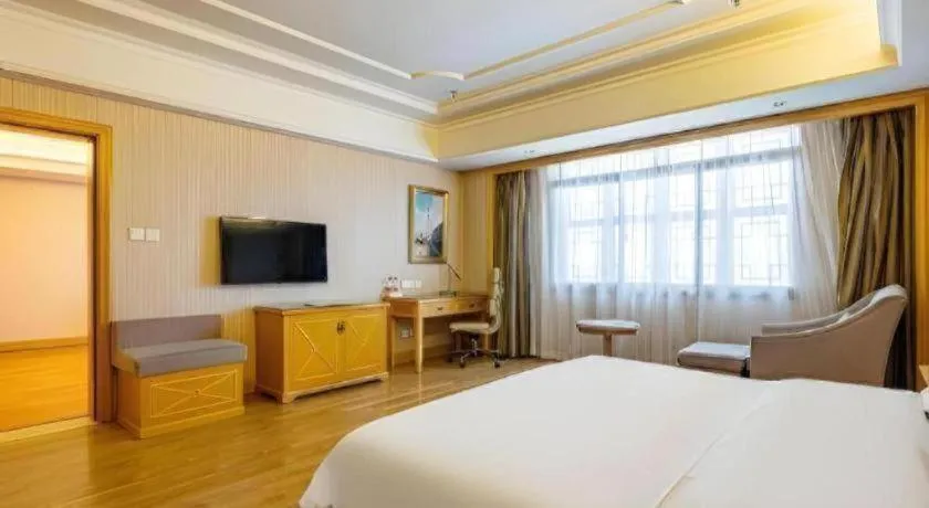 Bed in Vienna International Hotel Lhasa Potala Palace