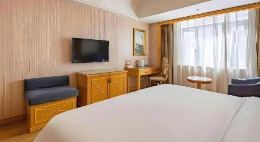 Bed in Vienna International Hotel Lhasa Potala Palace