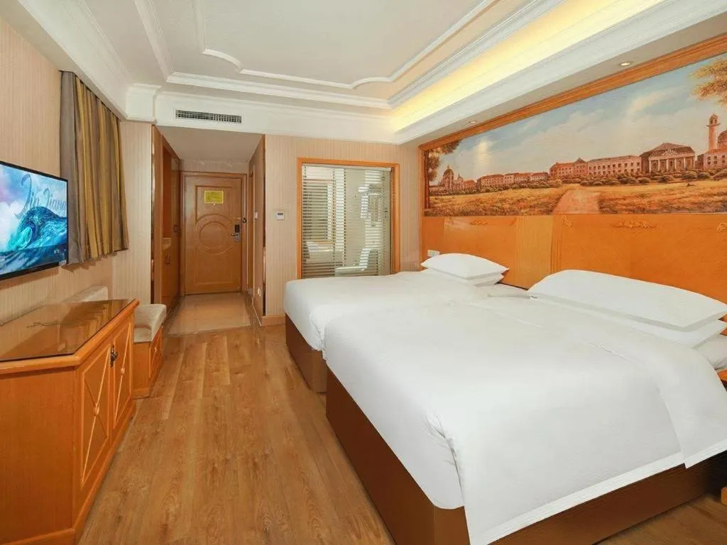 Bed in Vienna International Hotel Lhasa Potala Palace