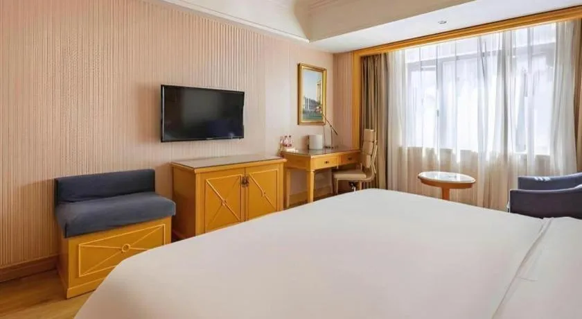 Bed in Vienna International Hotel Lhasa Potala Palace