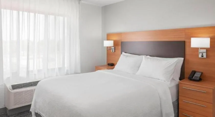 Bed in TownePlace Suites by Marriott Bangor