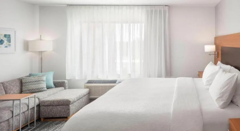 Bed in TownePlace Suites by Marriott Bangor