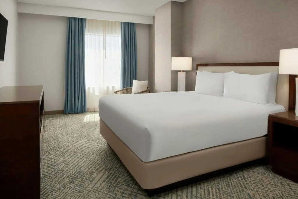 Bed in Courtyard by Marriott Anaheim Theme Park Entrance