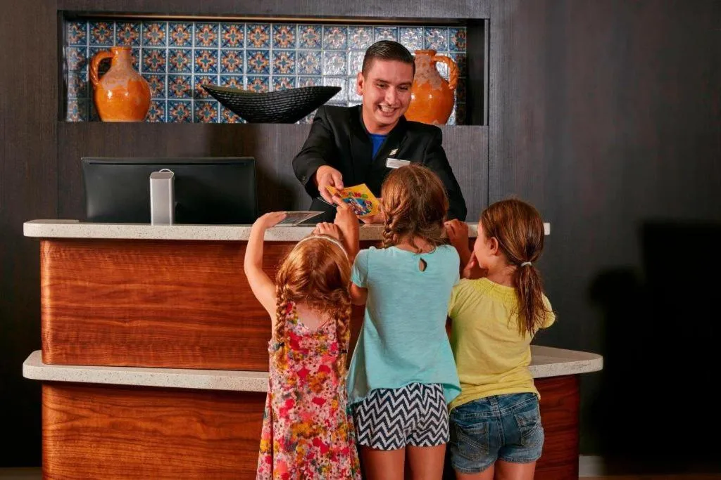 Courtyard by Marriott Anaheim Theme Park Entrance