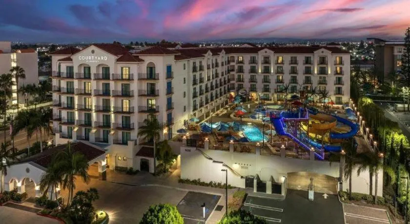 Courtyard by Marriott Anaheim Theme Park Entrance