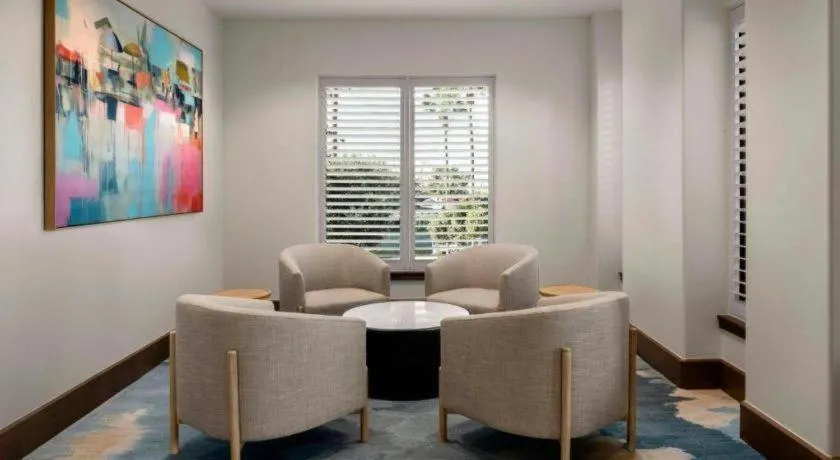 Courtyard by Marriott Anaheim Theme Park Entrance