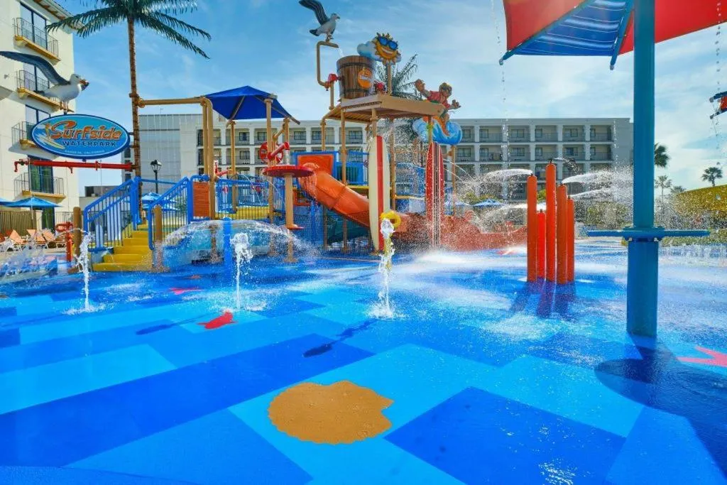 Courtyard by Marriott Anaheim Theme Park Entrance