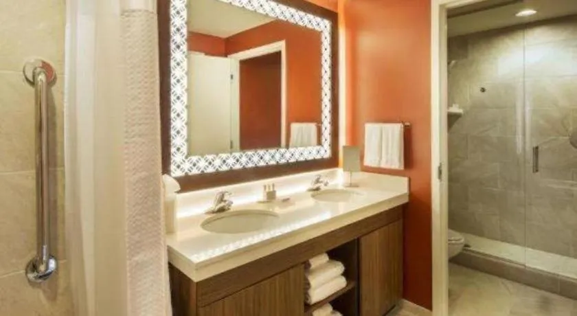 Courtyard by Marriott Anaheim Theme Park Entrance