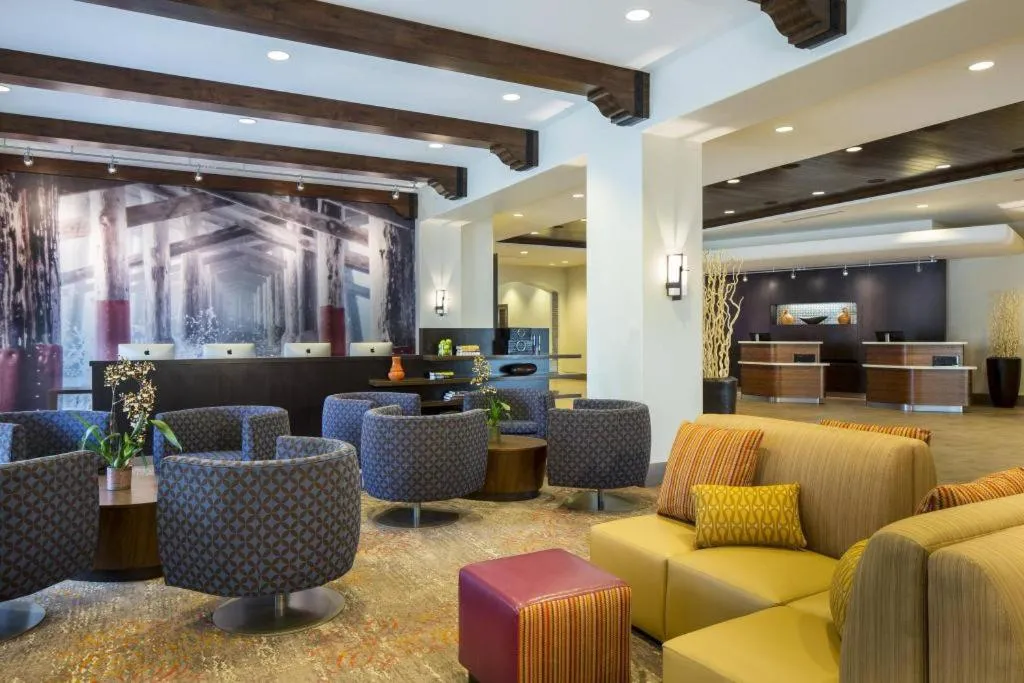 Courtyard by Marriott Anaheim Theme Park Entrance