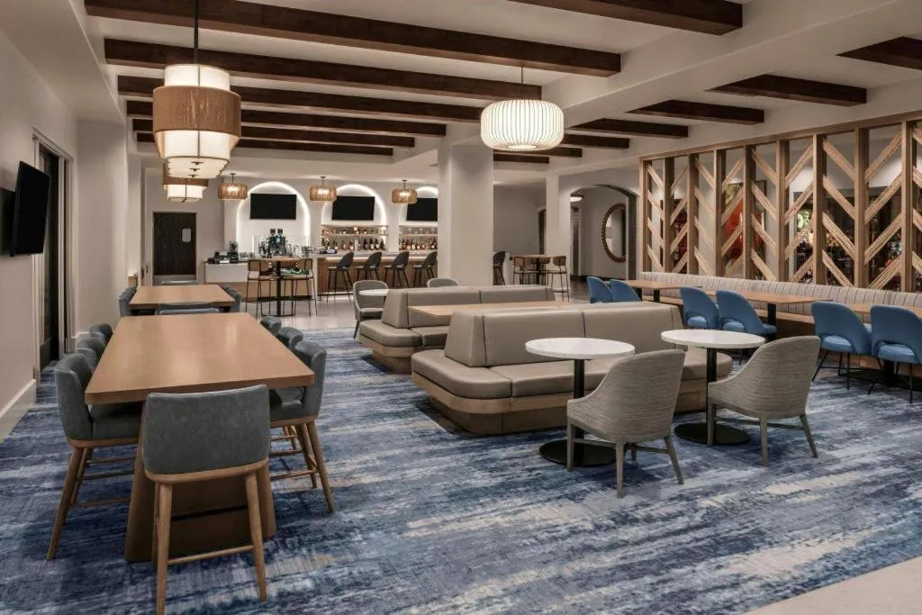 Courtyard by Marriott Anaheim Theme Park Entrance