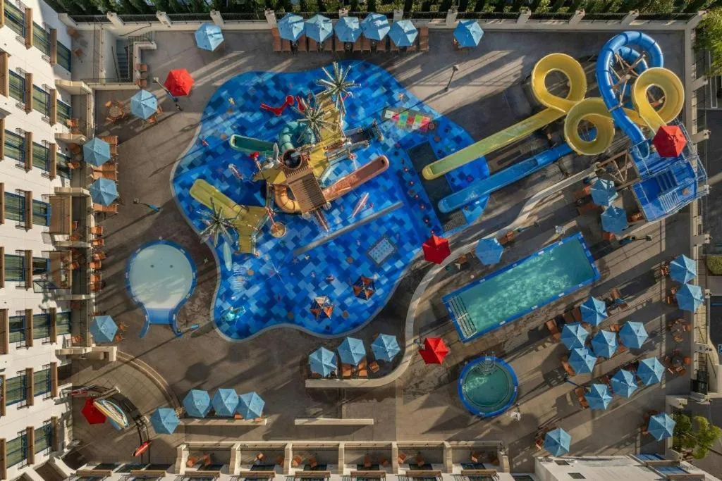 Courtyard by Marriott Anaheim Theme Park Entrance