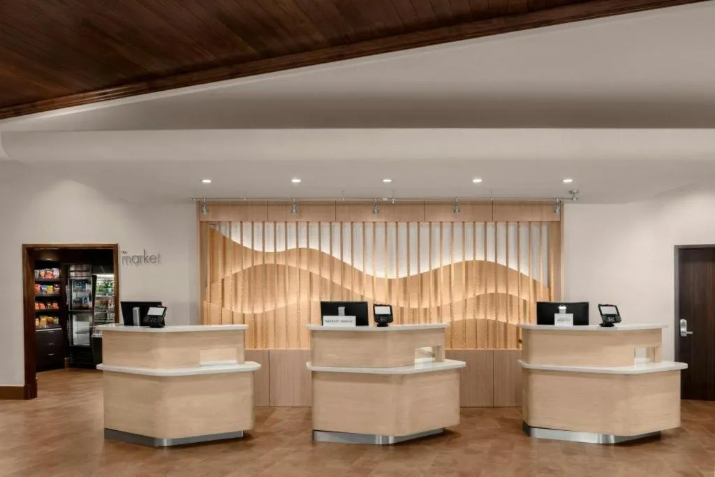 Courtyard by Marriott Anaheim Theme Park Entrance