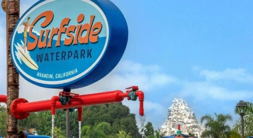 Courtyard by Marriott Anaheim Theme Park Entrance