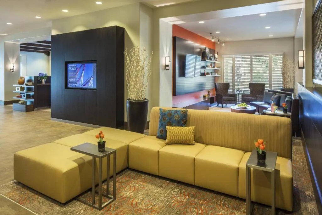 Courtyard by Marriott Anaheim Theme Park Entrance