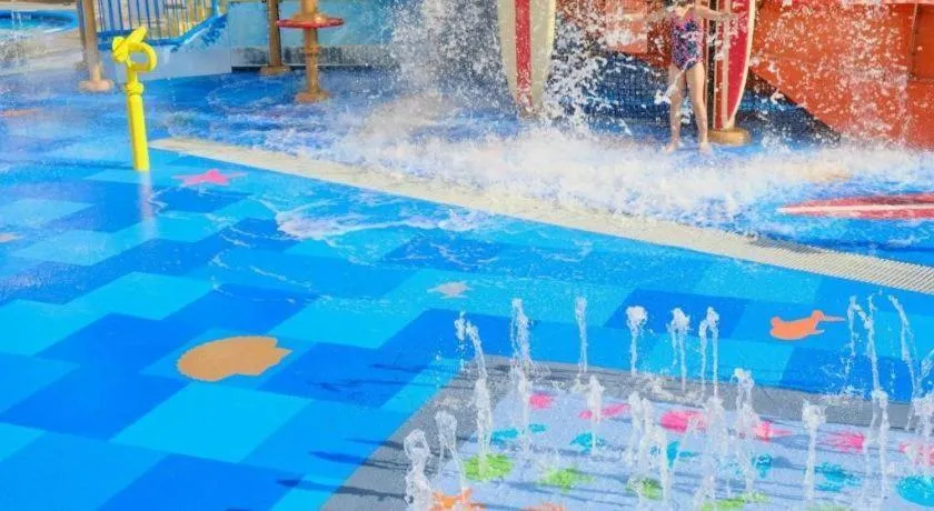 Courtyard by Marriott Anaheim Theme Park Entrance