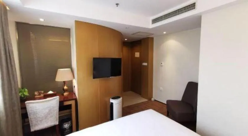 Bed in Jinjiang Metropolo Shanghai Minhang