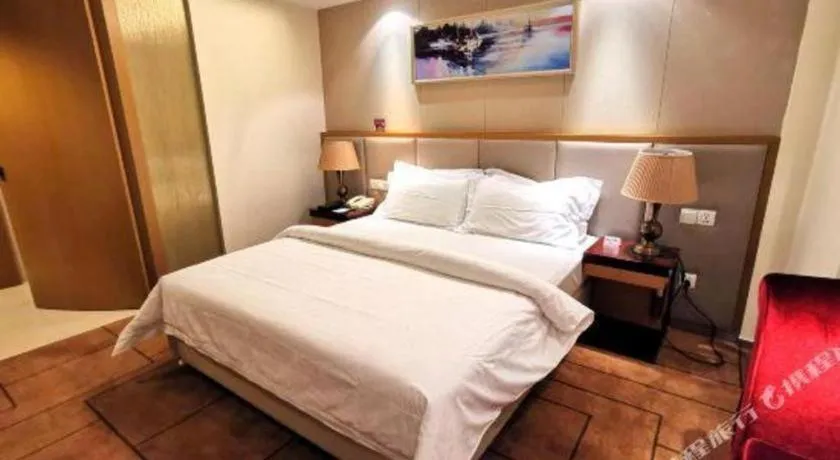 Bed in Jinjiang Metropolo Shanghai Minhang