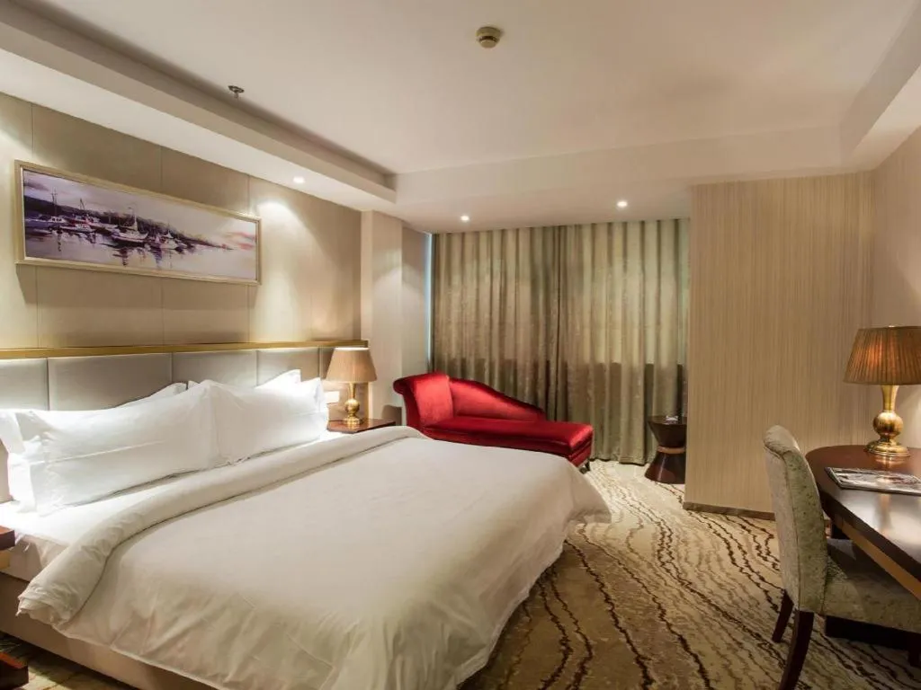 Bed in Jinjiang Metropolo Shanghai Minhang