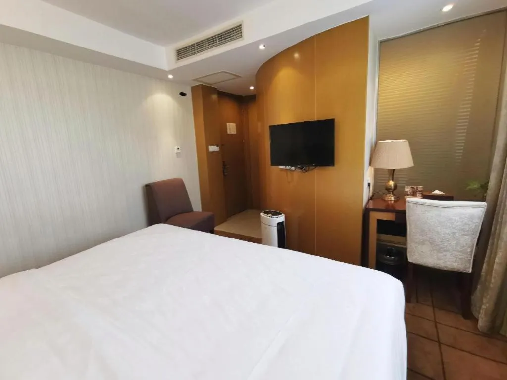 Bed in Jinjiang Metropolo Shanghai Minhang